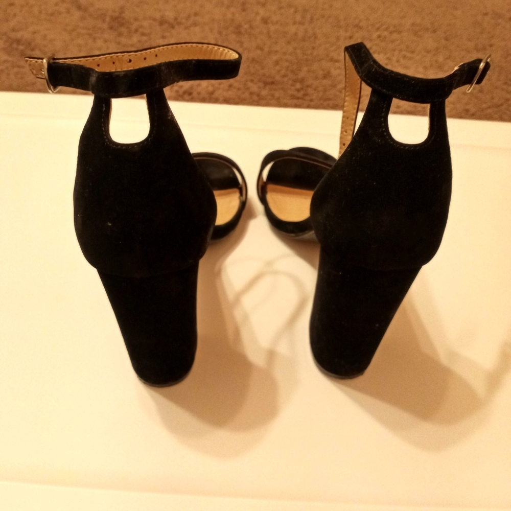 High heels - Picture 3 of 3